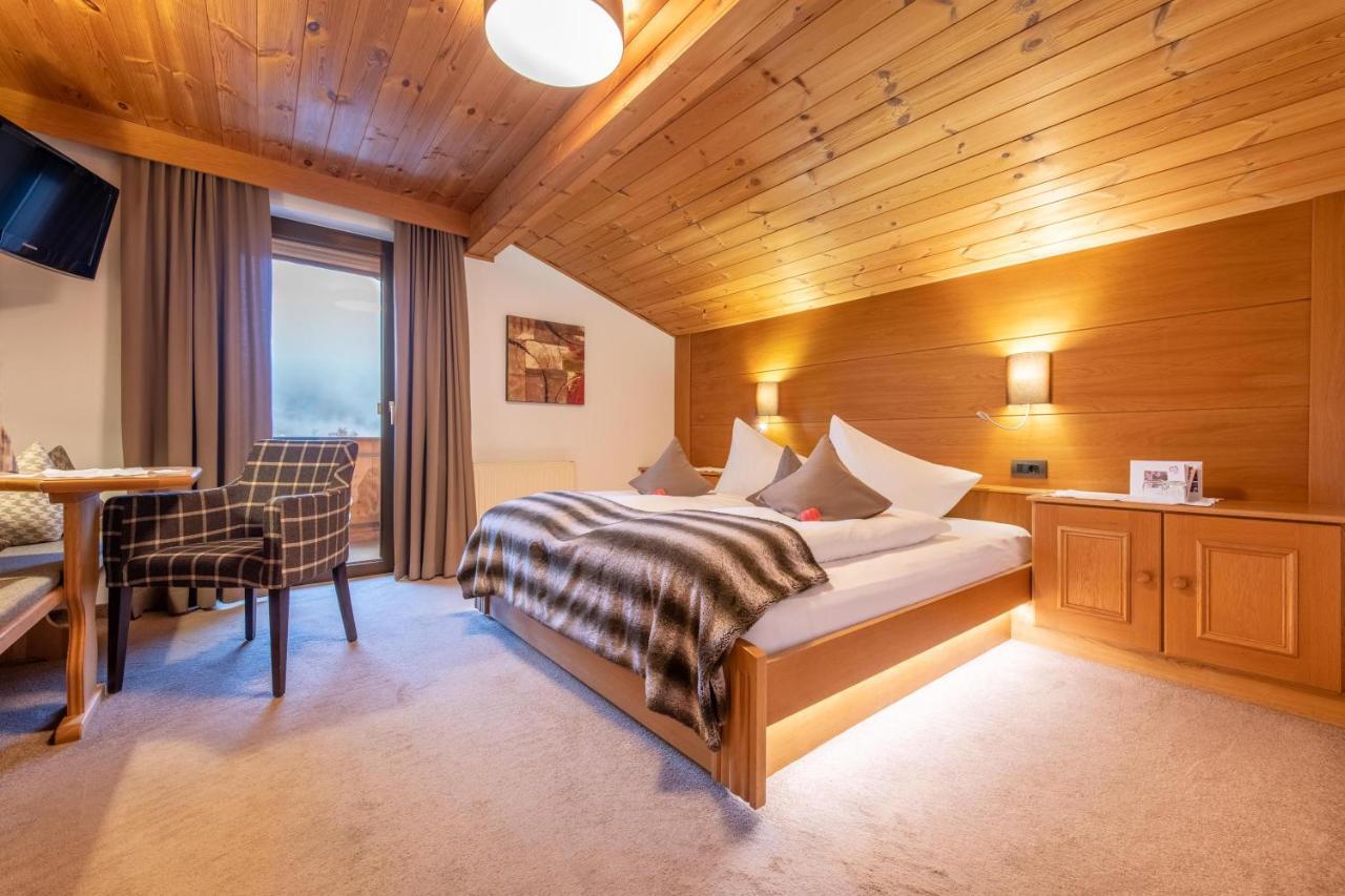 Garni Hotel Platzer Burgusio Esterno foto