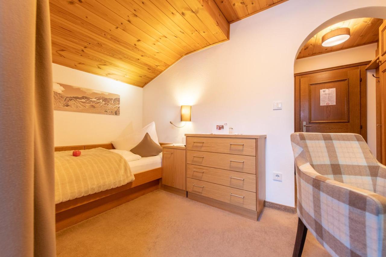 Garni Hotel Platzer Burgusio Esterno foto